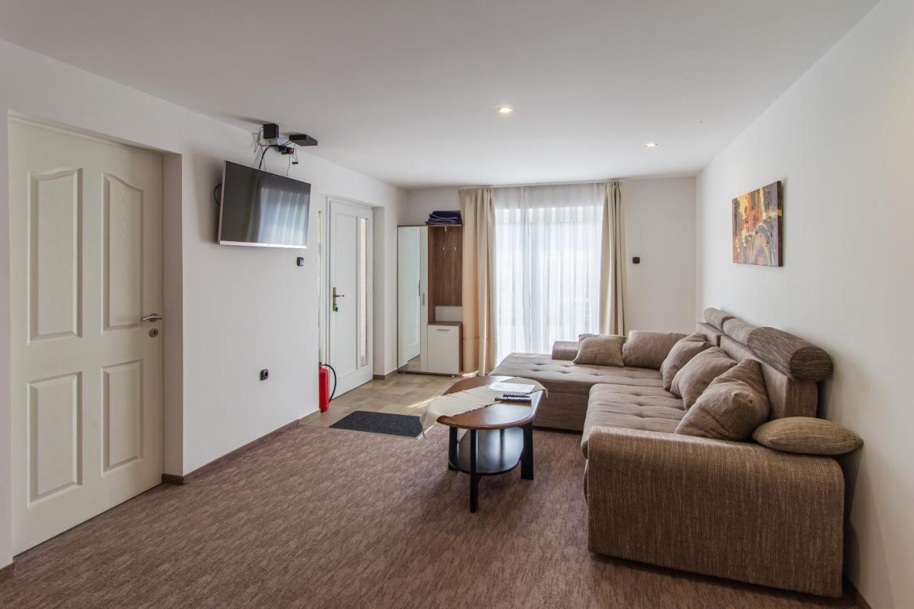 Deli Terasz A Apartman Free Parking, Self-Check-In Anytime Győr Exteriör bild
