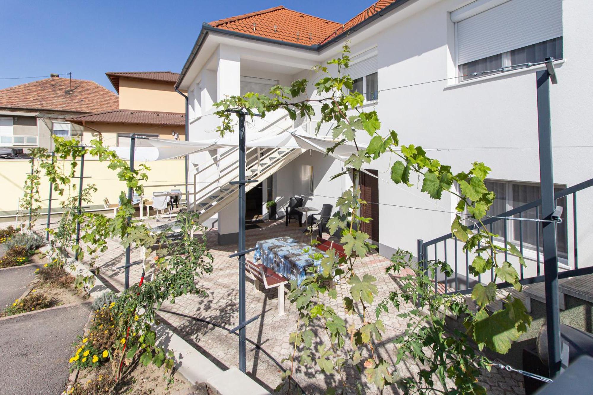 Deli Terasz A Apartman Free Parking, Self-Check-In Anytime Győr Exteriör bild